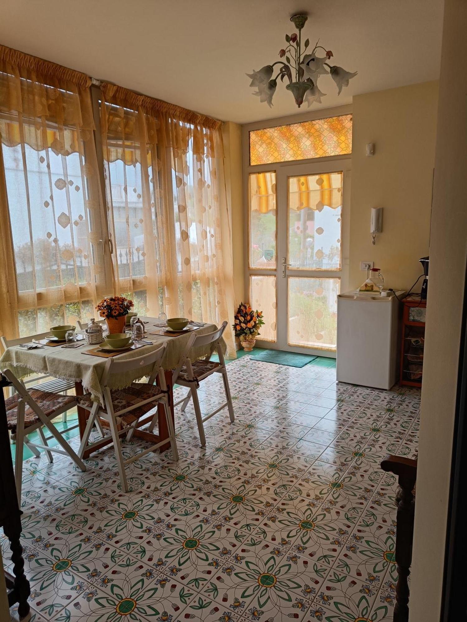 Bed And Breakfast Angolo Fiorito Civitavecchia Bagian luar foto