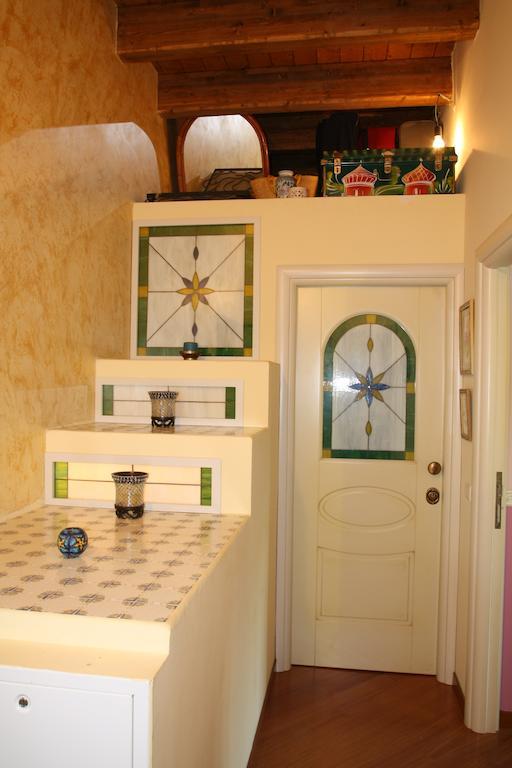 Bed And Breakfast Angolo Fiorito Civitavecchia Ruang foto