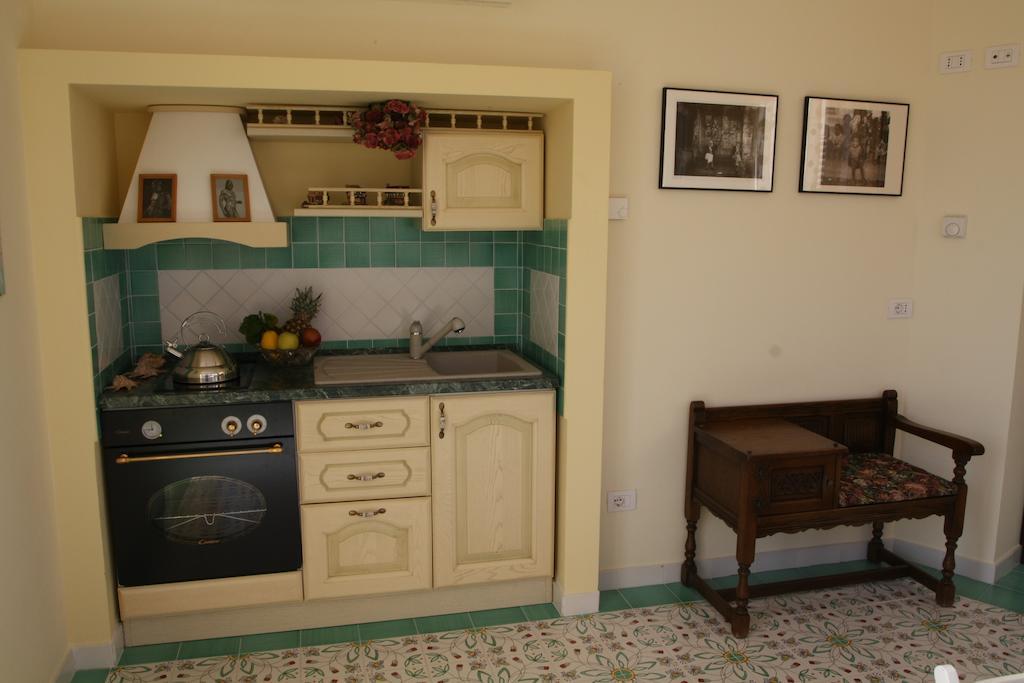 Bed And Breakfast Angolo Fiorito Civitavecchia Bagian luar foto