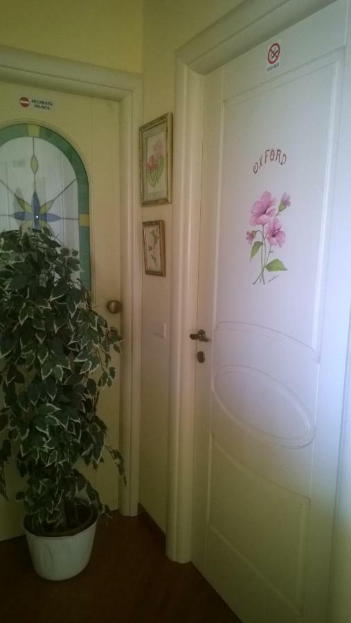 Bed And Breakfast Angolo Fiorito Civitavecchia Bagian luar foto